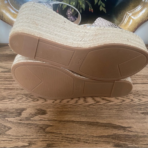 Marc Fisher Faux Snake Skin Women’s Wedge Espadrille Size 9 - Picture 10 of 12